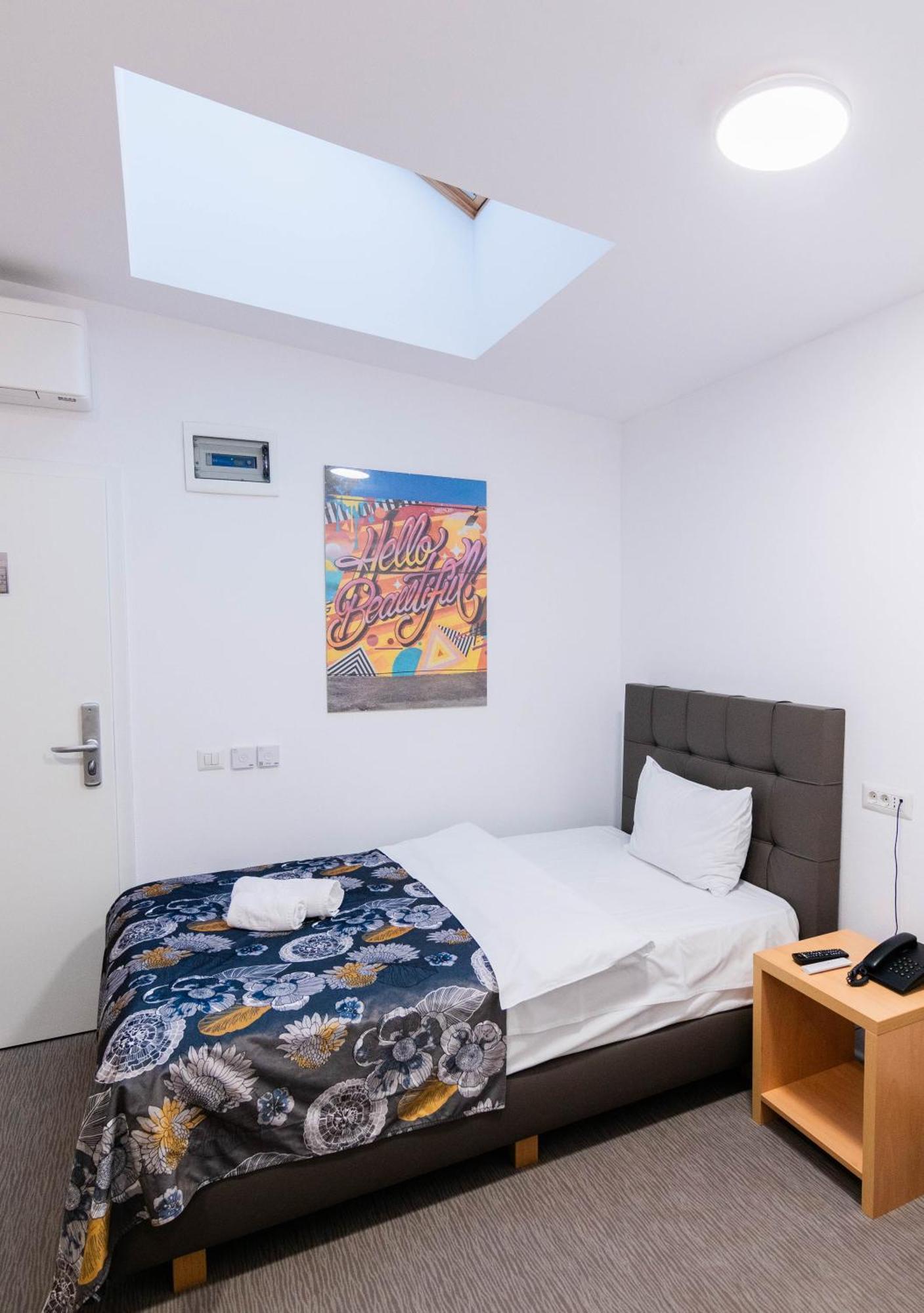 Hotel Urban 巴亚马雷 外观 照片